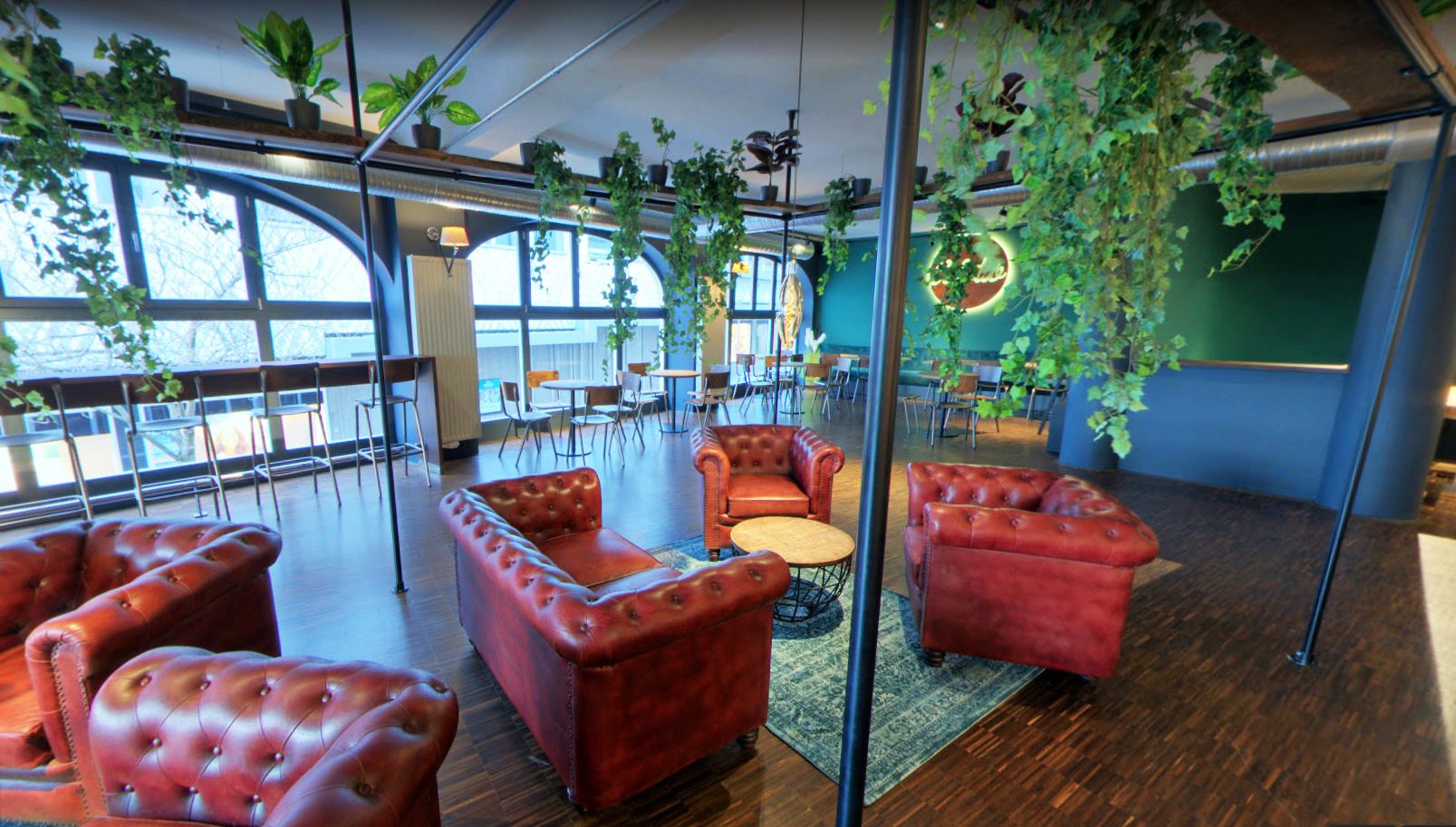 Salotto 1828, restaurant with industrial design and classic accents